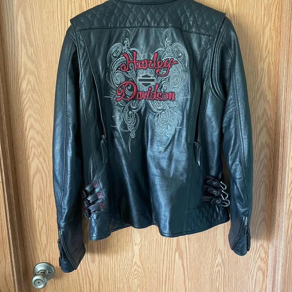 Harley-Davidson Ladies Leather Jacket W/ Red & Gray Design. Sweatshirt included - Picture 11 of 16